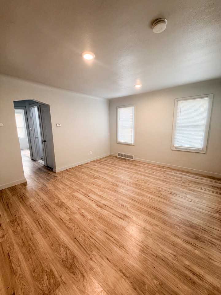 20529 Westphalia St #1 - Photo 2 of 12