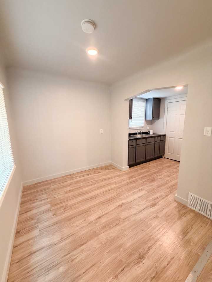 20529 Westphalia St #1 - Photo 3 of 12