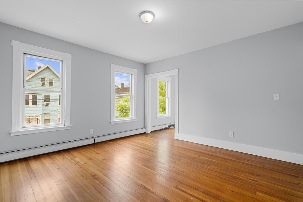354 Poplar St #2 - Photo 4 of 19