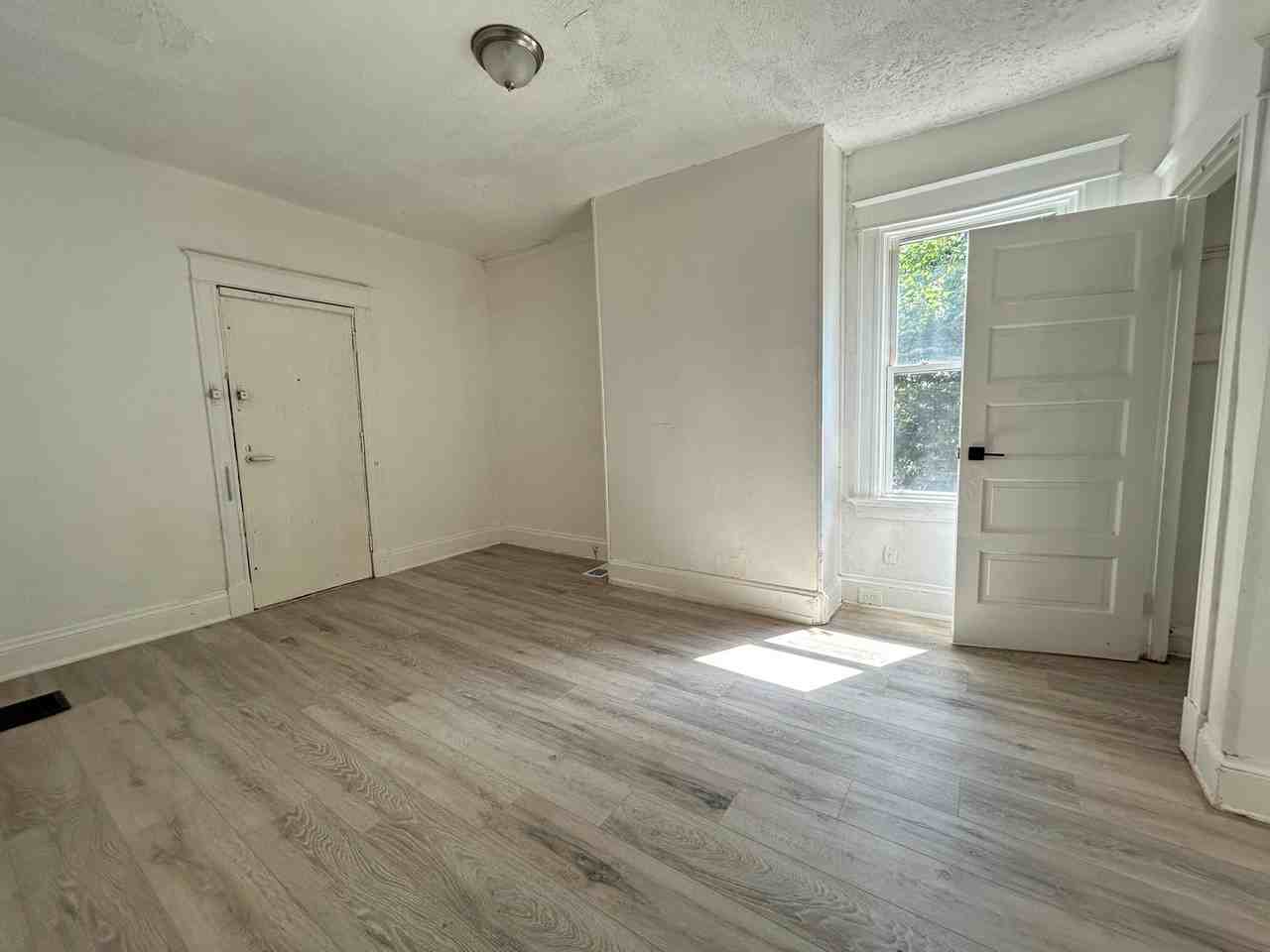 3719 Laclede Ave #1 - Photo 5 of 15