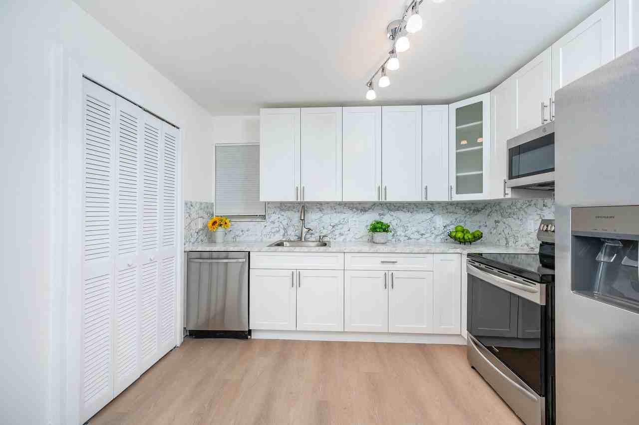 222 Madeira Ave #21 - Photo 5 of 23
