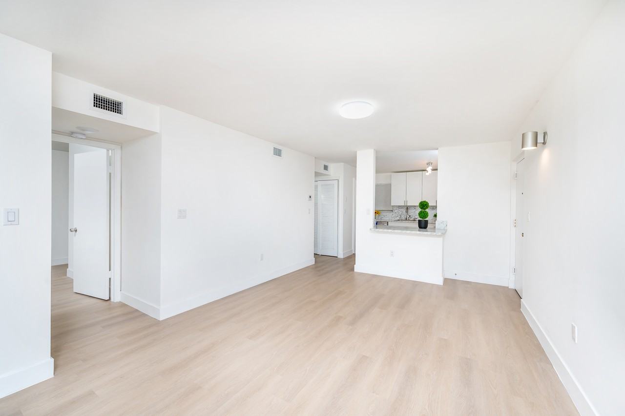 222 Madeira Ave #21 - Photo 7 of 23
