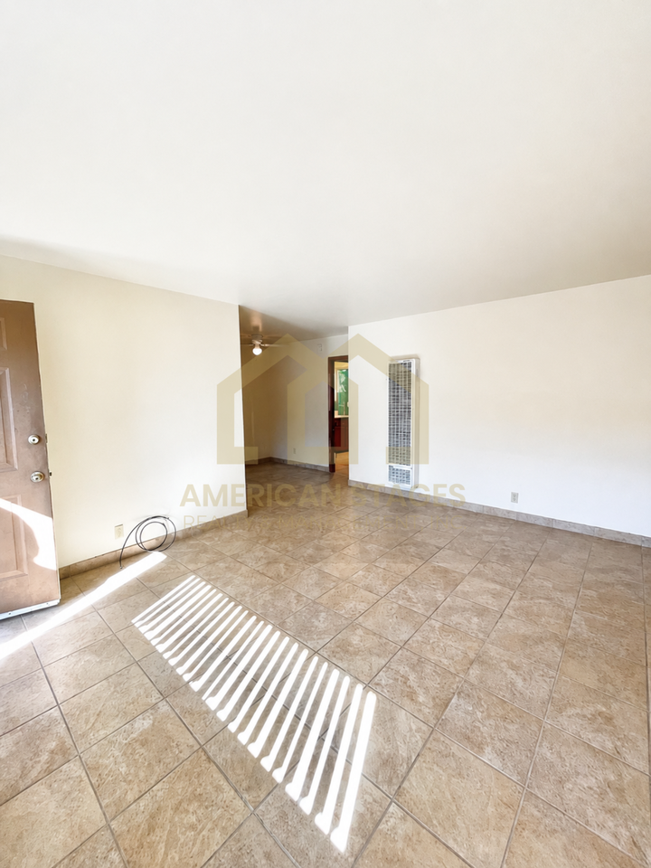 533 N S St #A - Photo 2 of 8