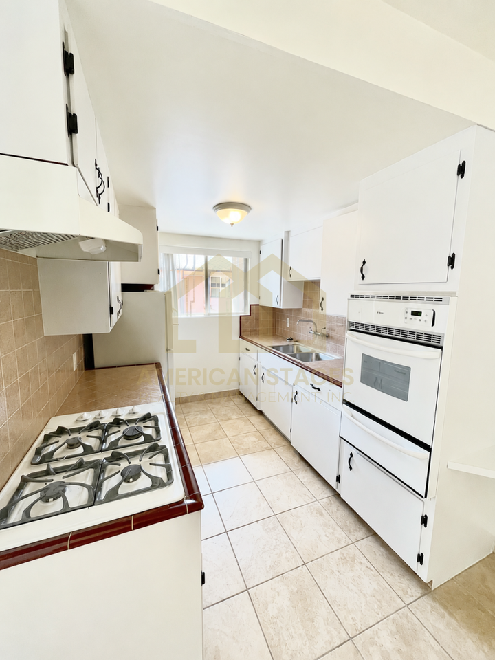 533 N S St #A - Photo 3 of 8