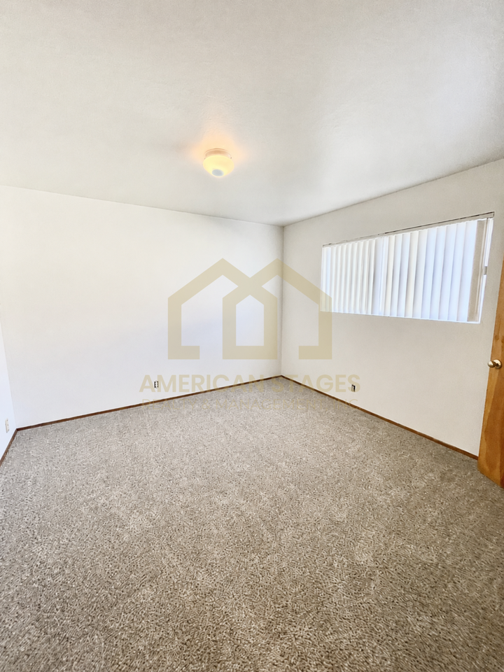 533 N S St #A - Photo 5 of 8