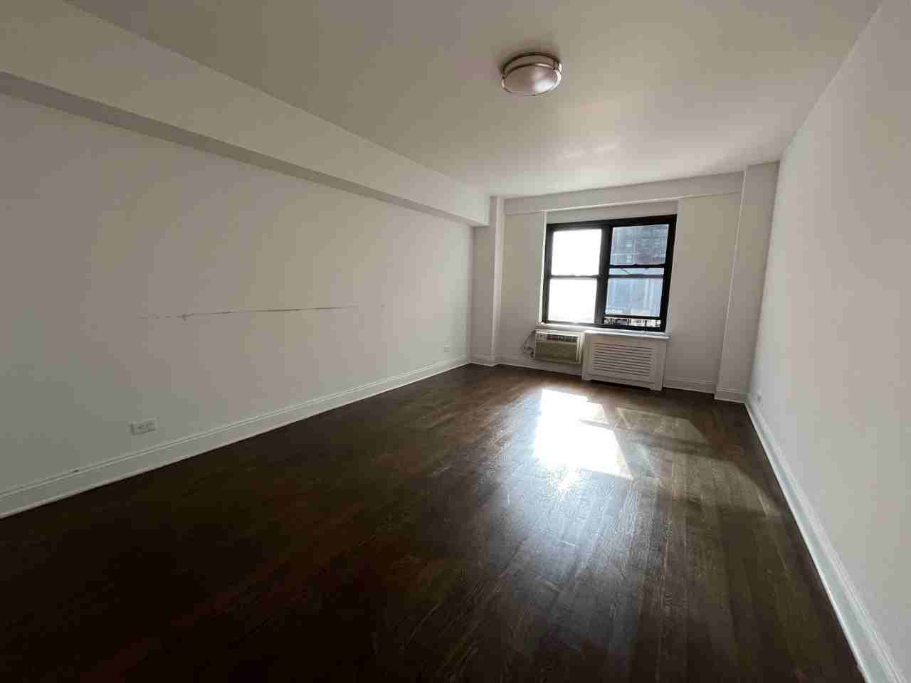 E 57th St #08C - Photo 3 of 8