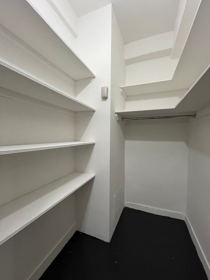 E 46th St #2S - Photo 6 of 6