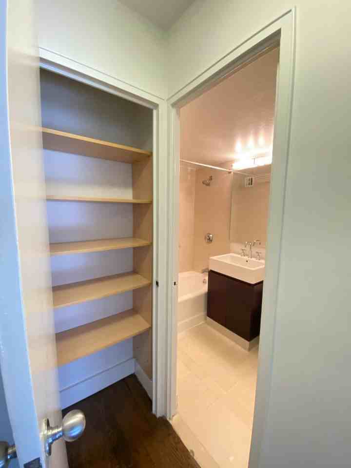 E 63rd St #1H - Photo 4 of 5