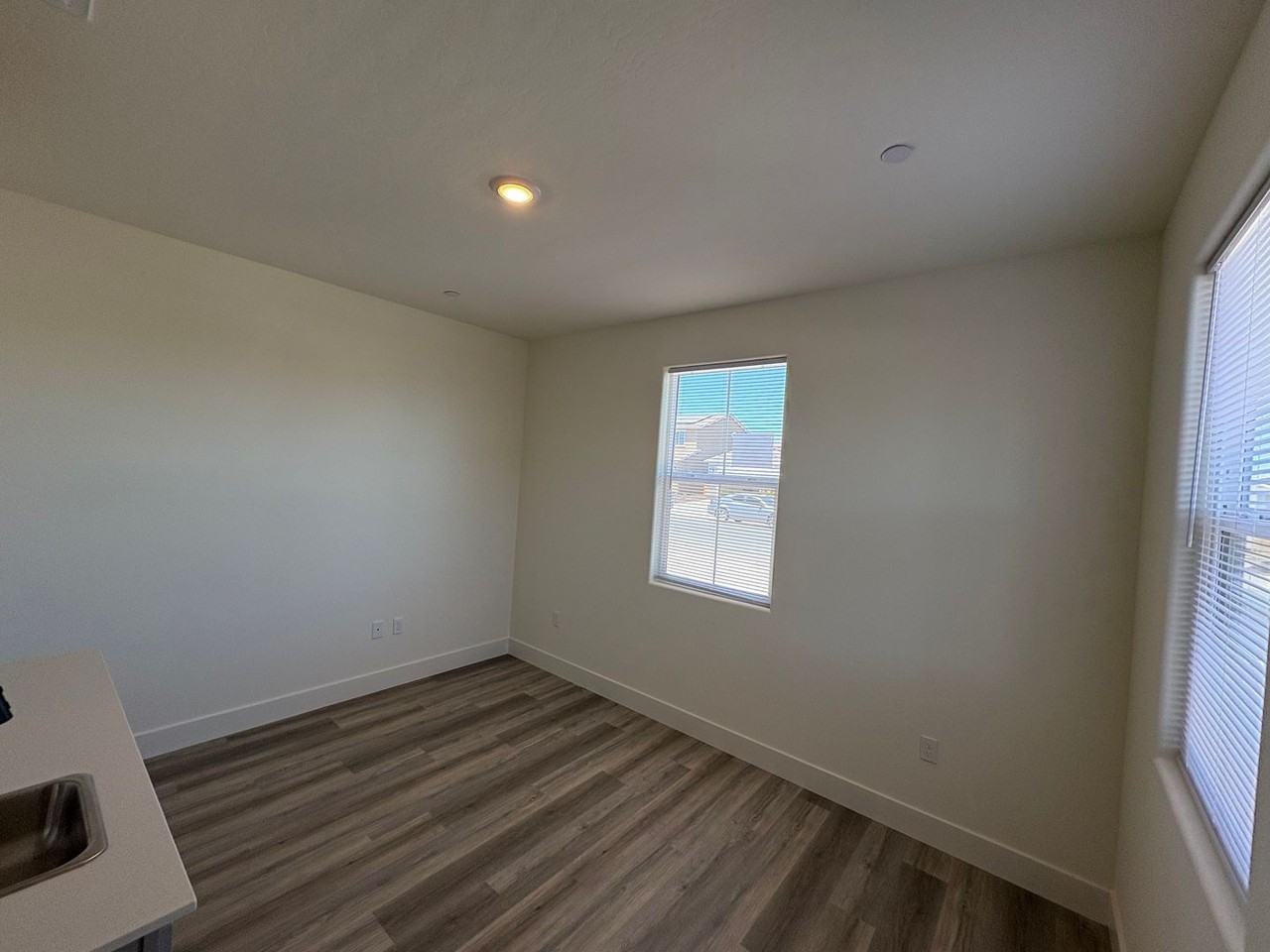 4005 W Babcock Ave - Photo 7 of 50