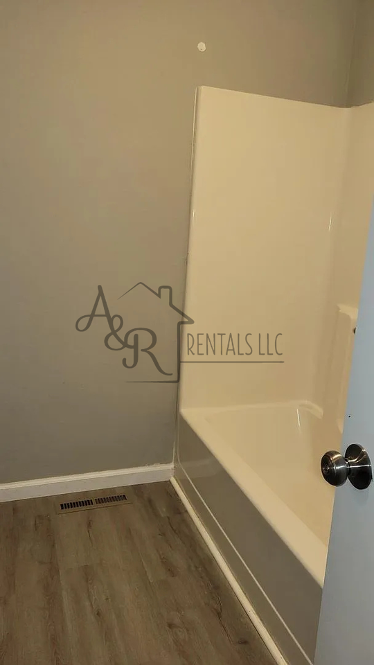 523 E 22nd St #1 - Photo 2 of 13