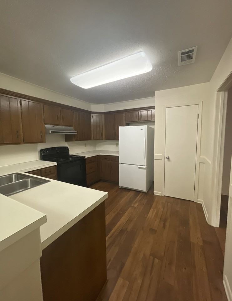3606 Skyline Blvd #1 - Photo 5 of 11