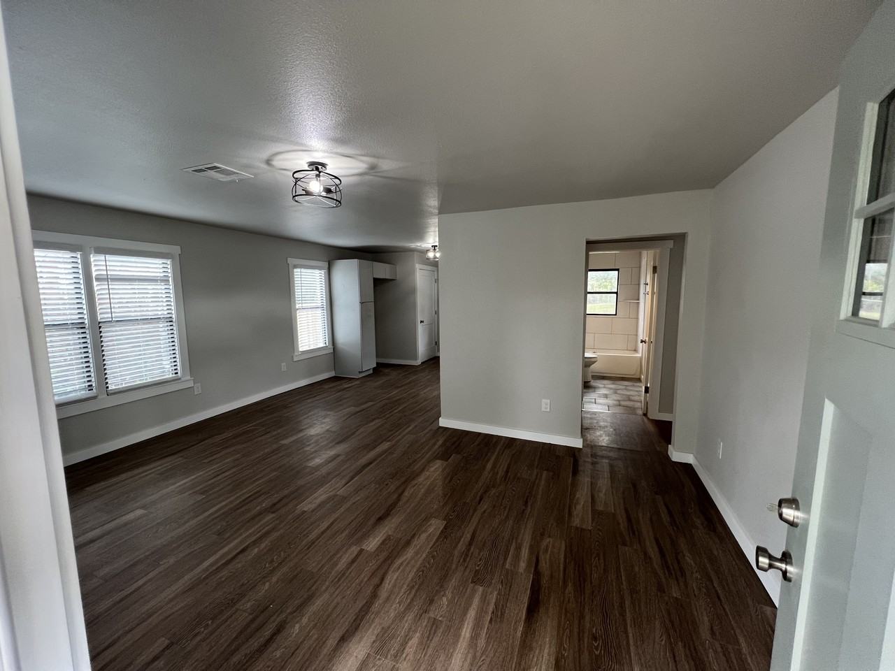 1441 Ne 10th St #1 - Photo 2 of 9