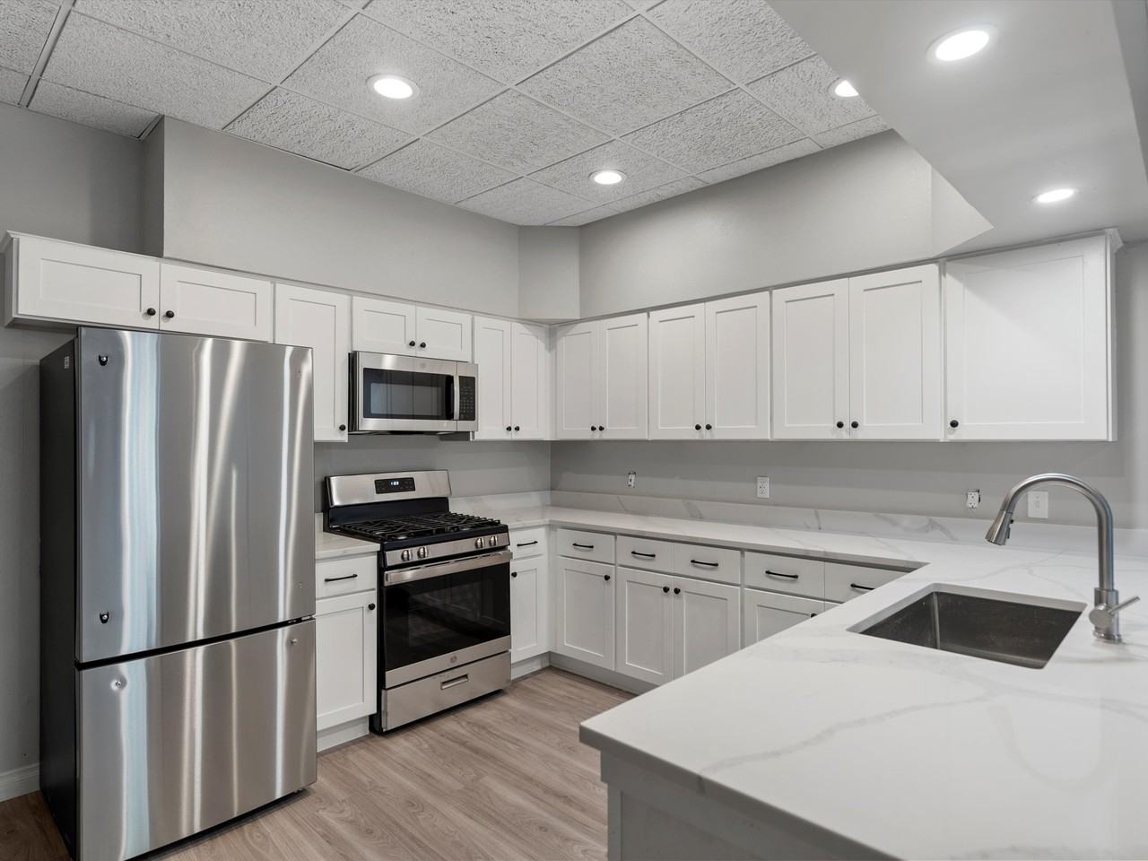 125 S Main St #2 - Photo 4 of 28