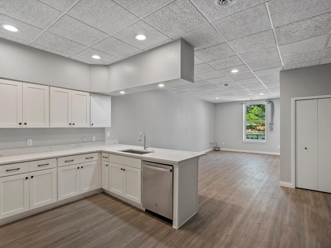 125 S Main St #2 - Photo 6 of 28