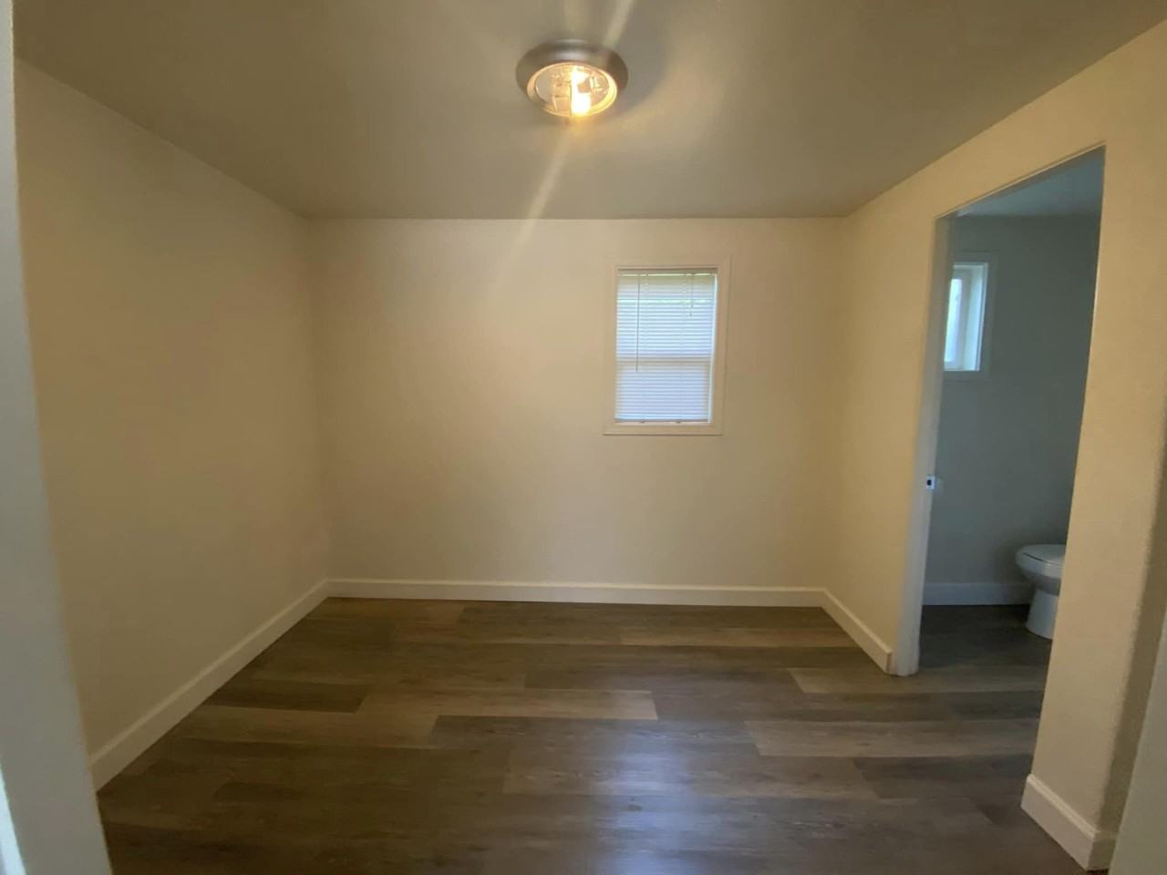 1019 Sw Galley Ave #1 - Photo 3 of 8