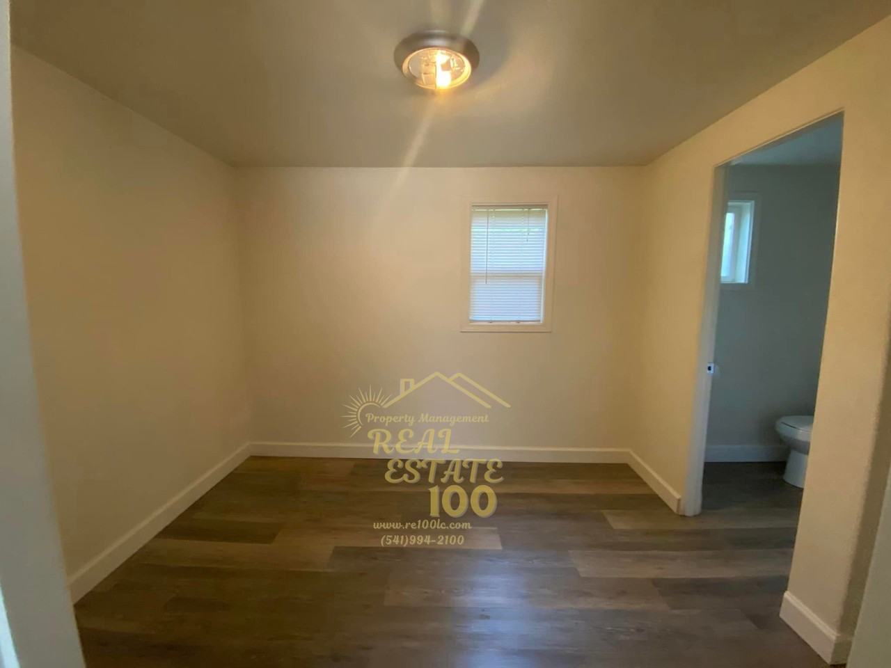 1019 Sw Galley Ave #1 - Photo 6 of 8