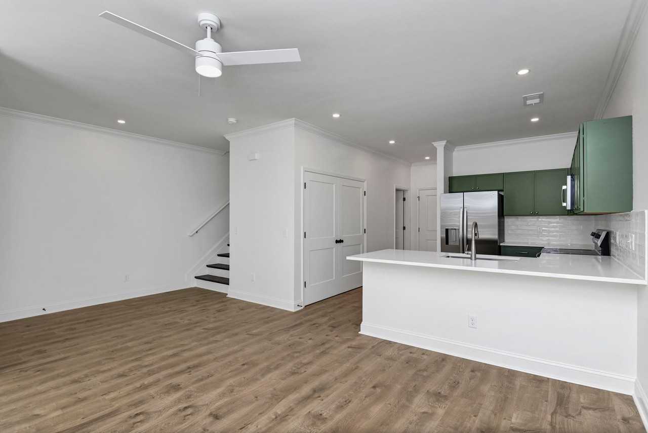 609 S Edisto Ave #I - Photo 6 of 20