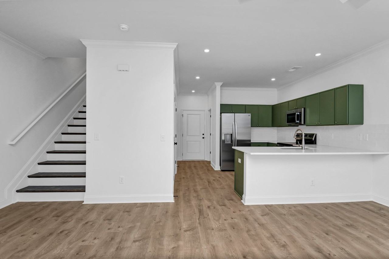 609 S Edisto Ave #I - Photo 3 of 20