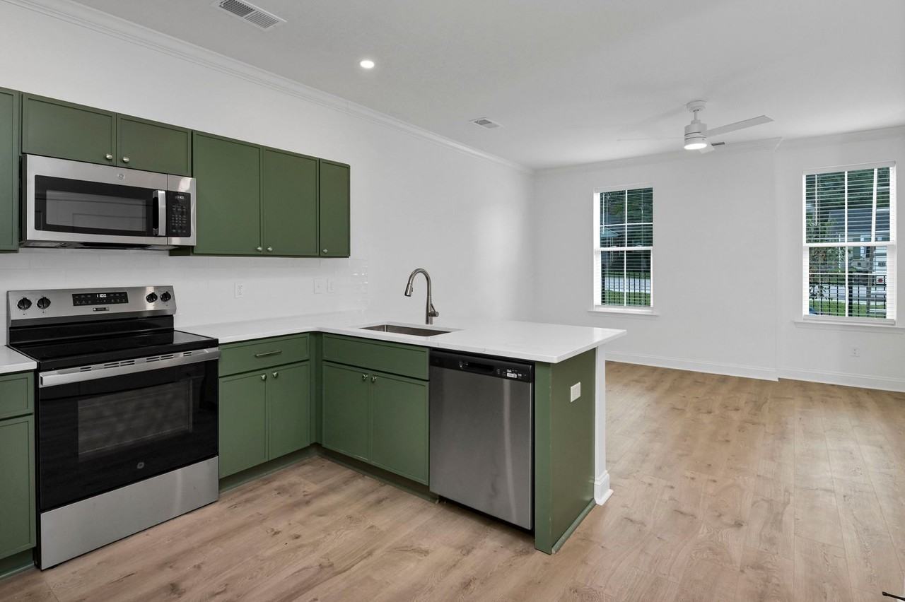 609 S Edisto Ave #I - Photo 4 of 20