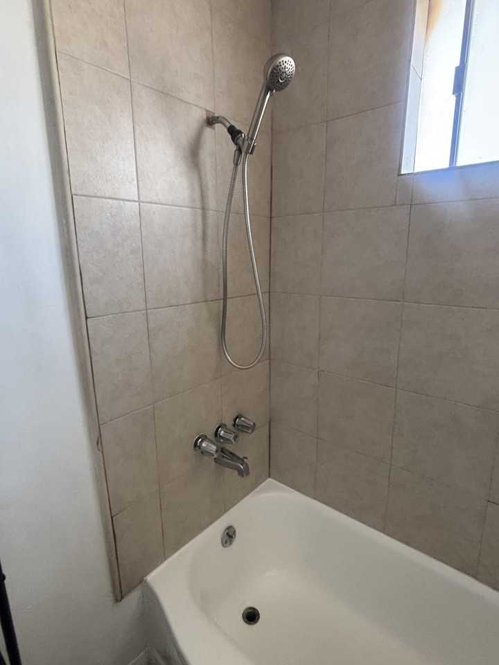 913 E Hyde Park Blvd #B - Photo 5 of 20