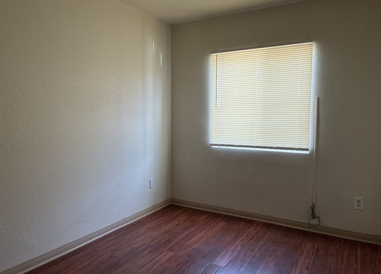 4264 Menlo Ave #1 - Photo 7 of 21