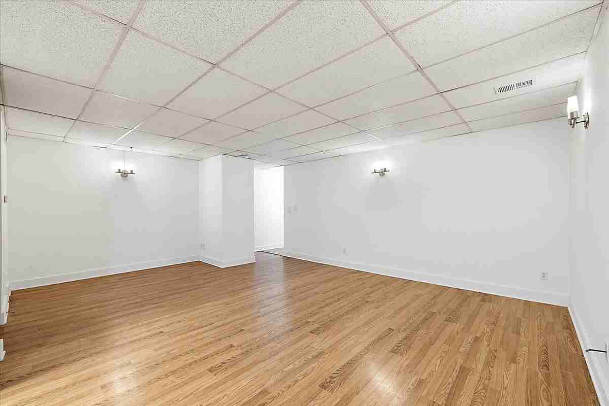 113 S Saginaw St #B - Photo 2 of 11