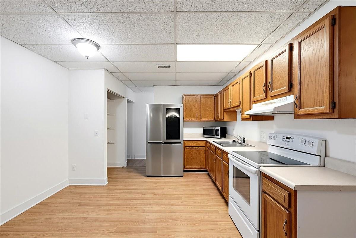 113 S Saginaw St #B - Photo 4 of 11