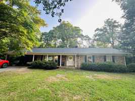 featured image of 605 E Harnett St #1