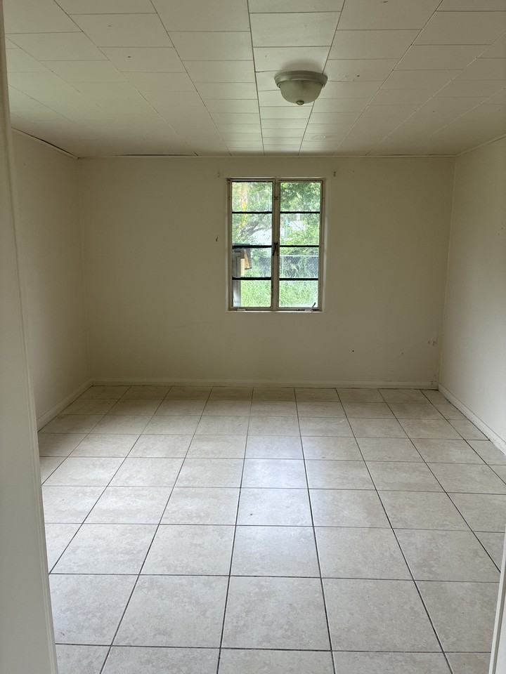 421 W Cornell St #10 - Photo 3 of 12