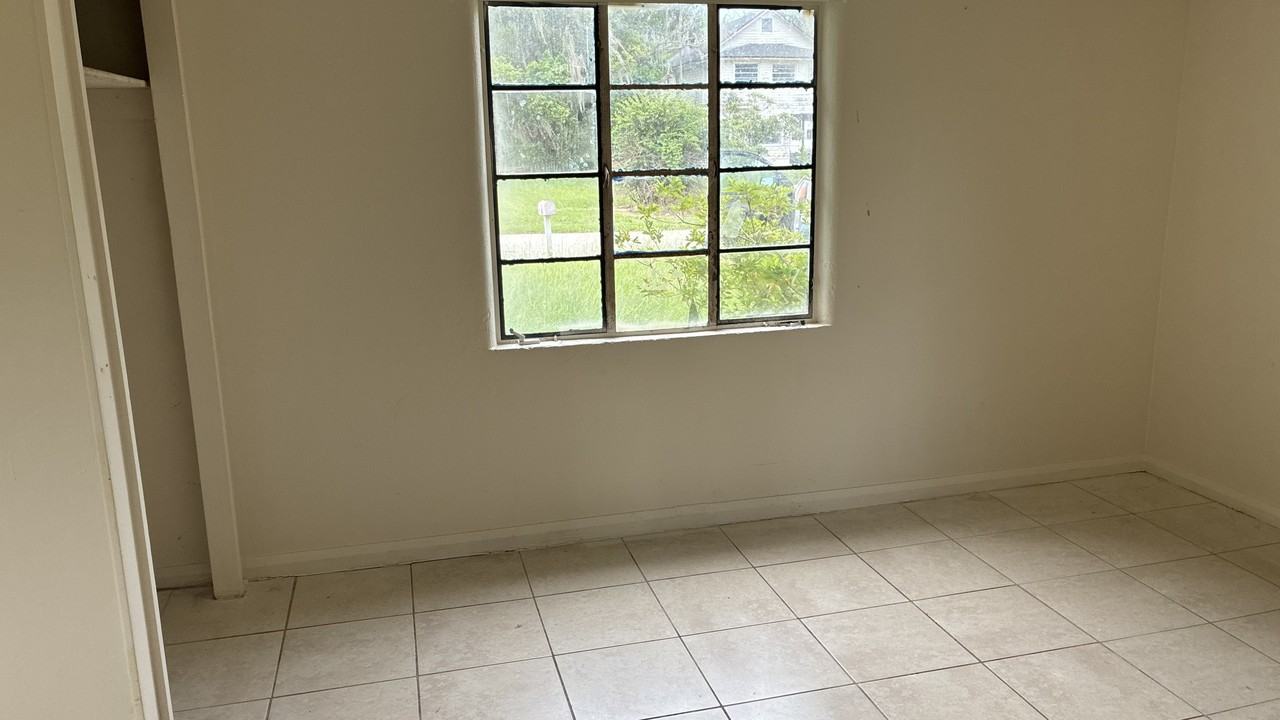 421 W Cornell St #10 - Photo 5 of 12
