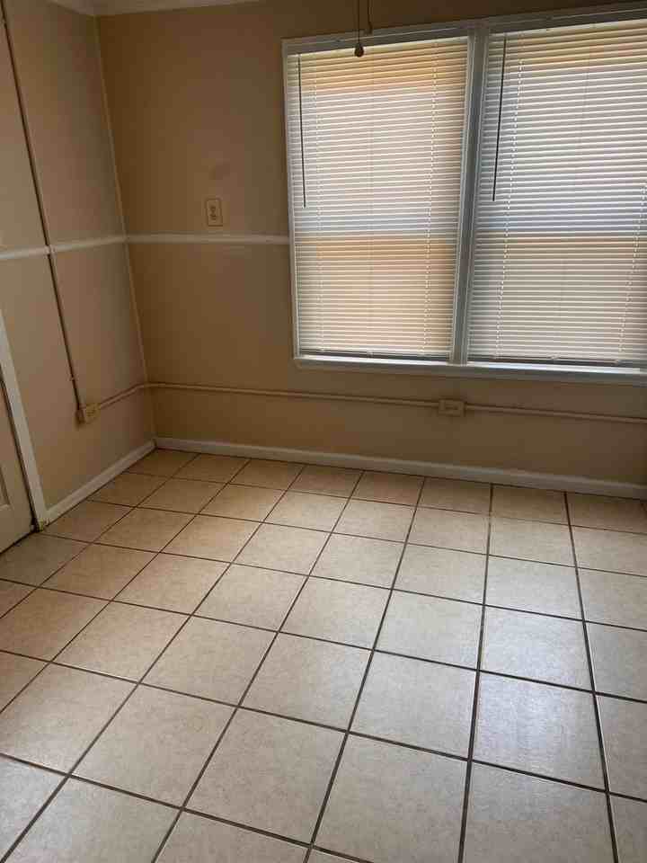 100 Truman St - Photo 4 of 8