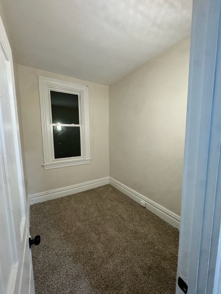 2622 N Charles St - Photo 5 of 19