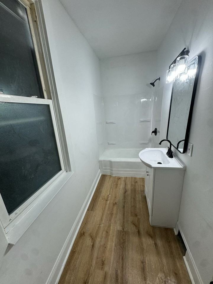 2622 N Charles St - Photo 6 of 19