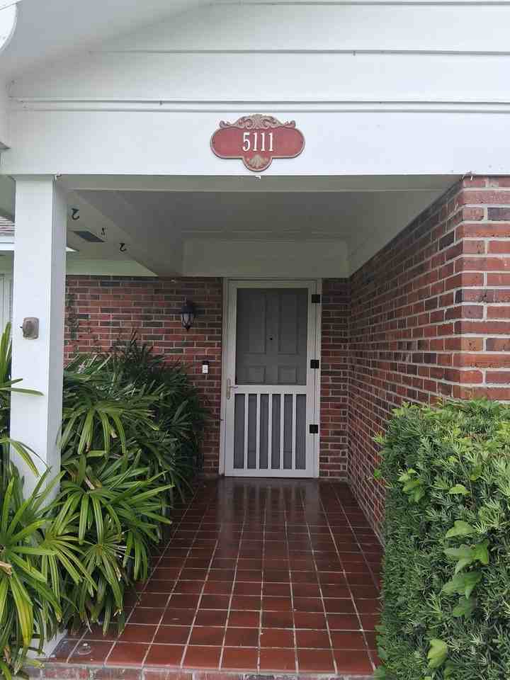 5111 Fairfax E - Photo 3 of 14