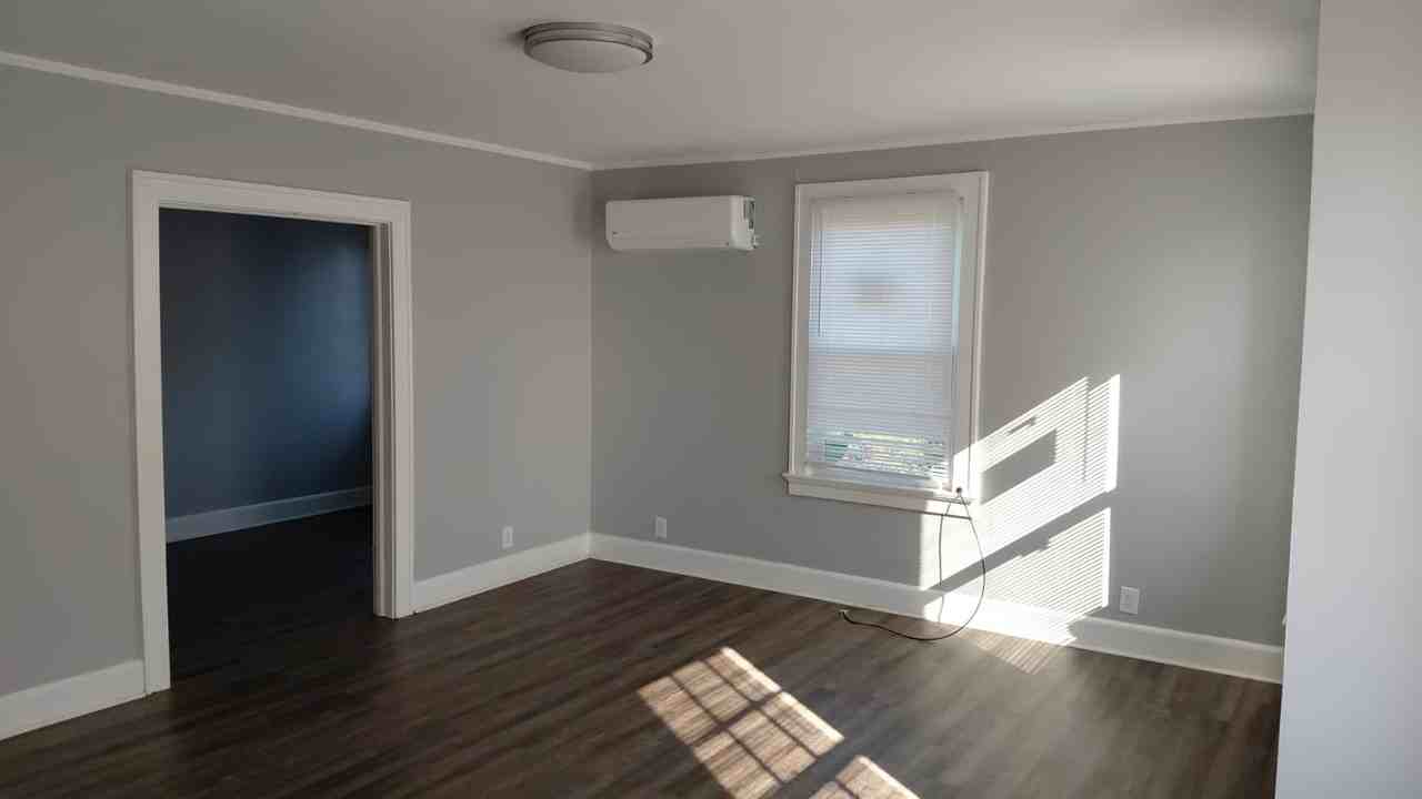 265 E Morehead St #B6 - Photo 2 of 15