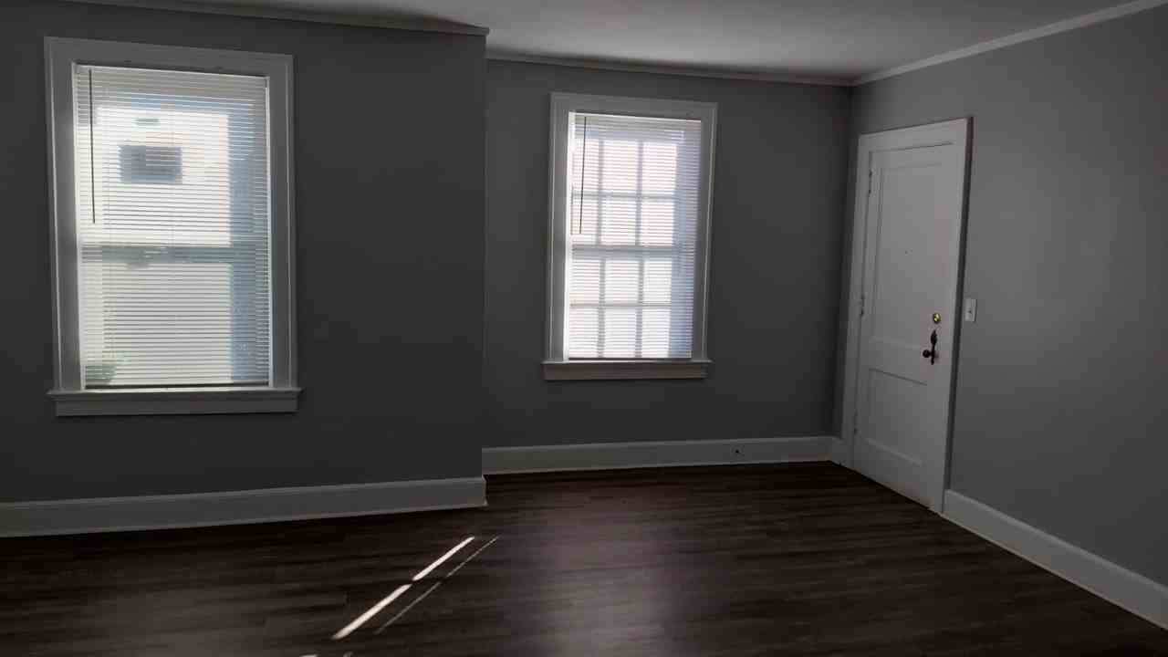 265 E Morehead St #B6 - Photo 3 of 15