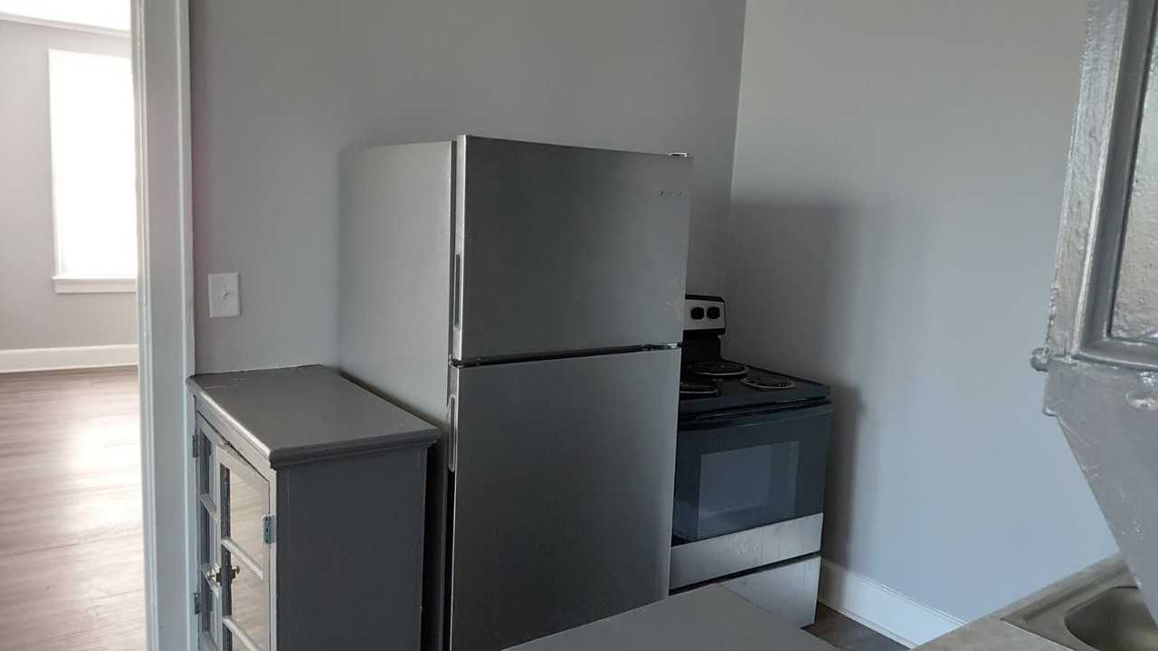 265 E Morehead St #B6 - Photo 4 of 15