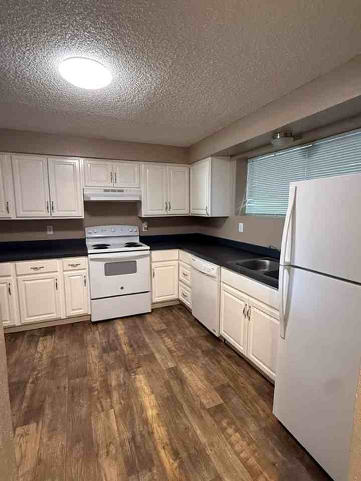 1122 Oakland St #C - Photo 4 of 6