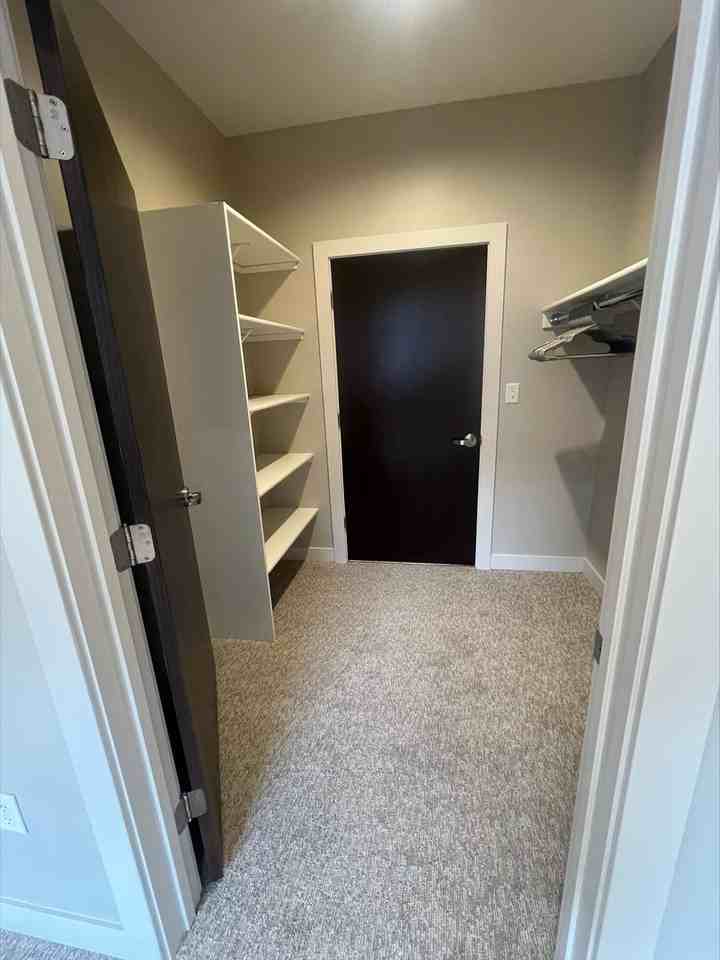 600 Q St - Photo 2 of 4