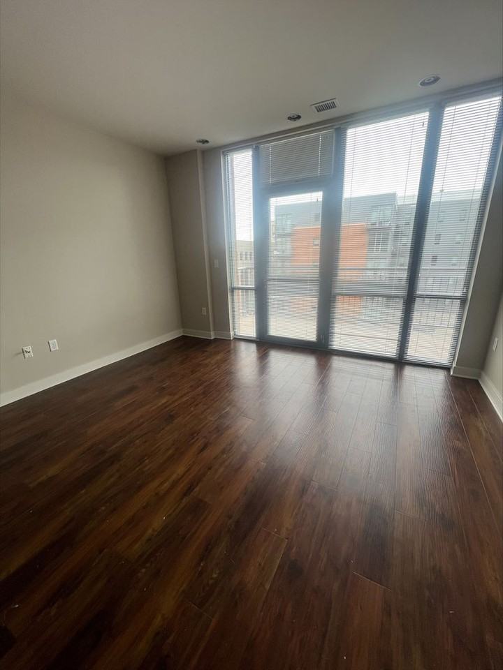 600 Q St - Photo 3 of 4