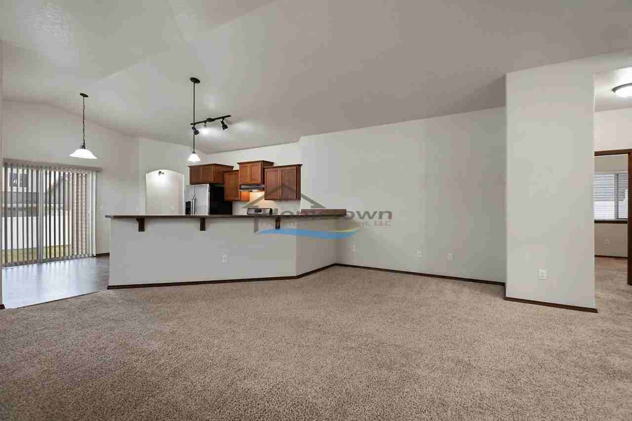 7346 N Carrington Ln - Photo 7 of 29