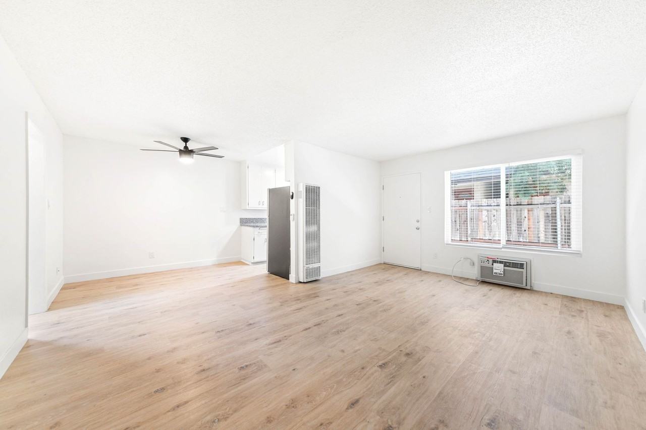5330 Corteen - Photo 6 of 45