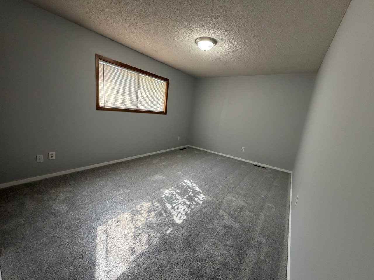 2266 S White Oak Dr - Photo 6 of 11