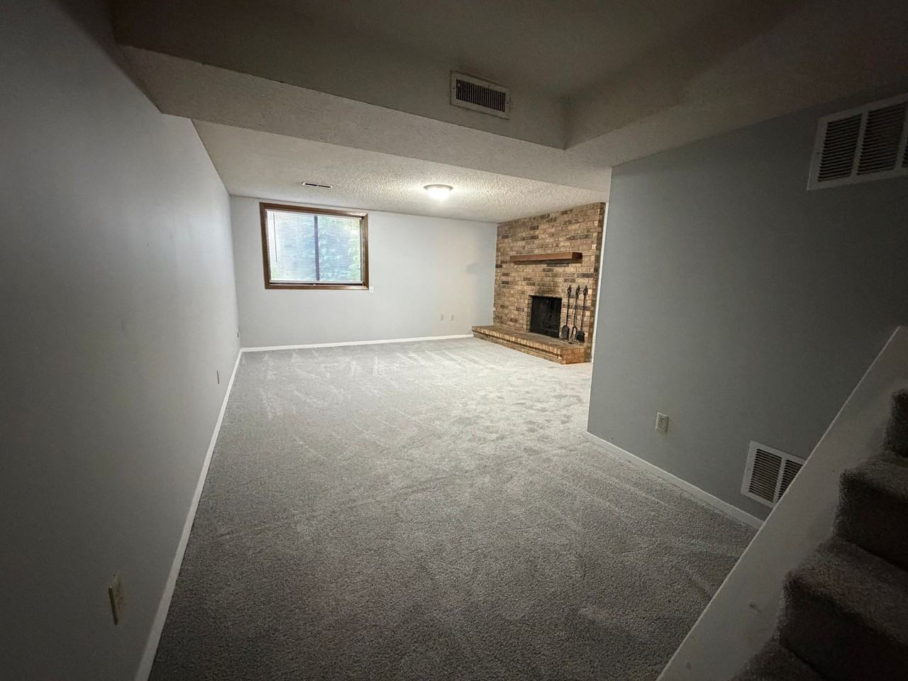 2266 S White Oak Dr - Photo 7 of 11