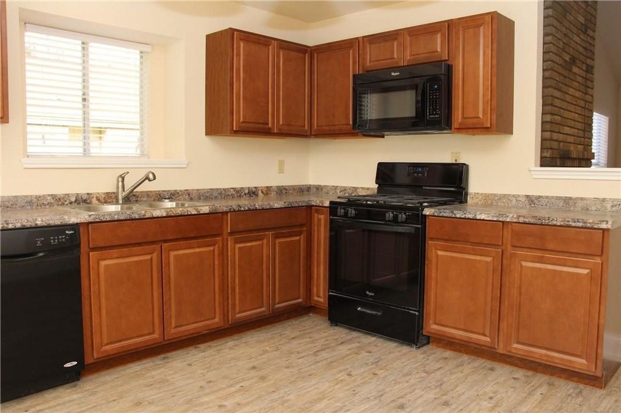 605 Elder Way - Photo 6 of 27