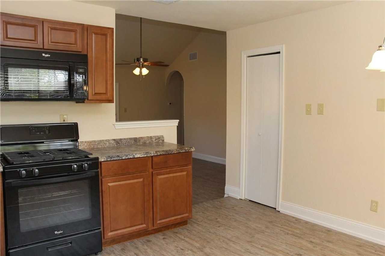 605 Elder Way - Photo 7 of 27