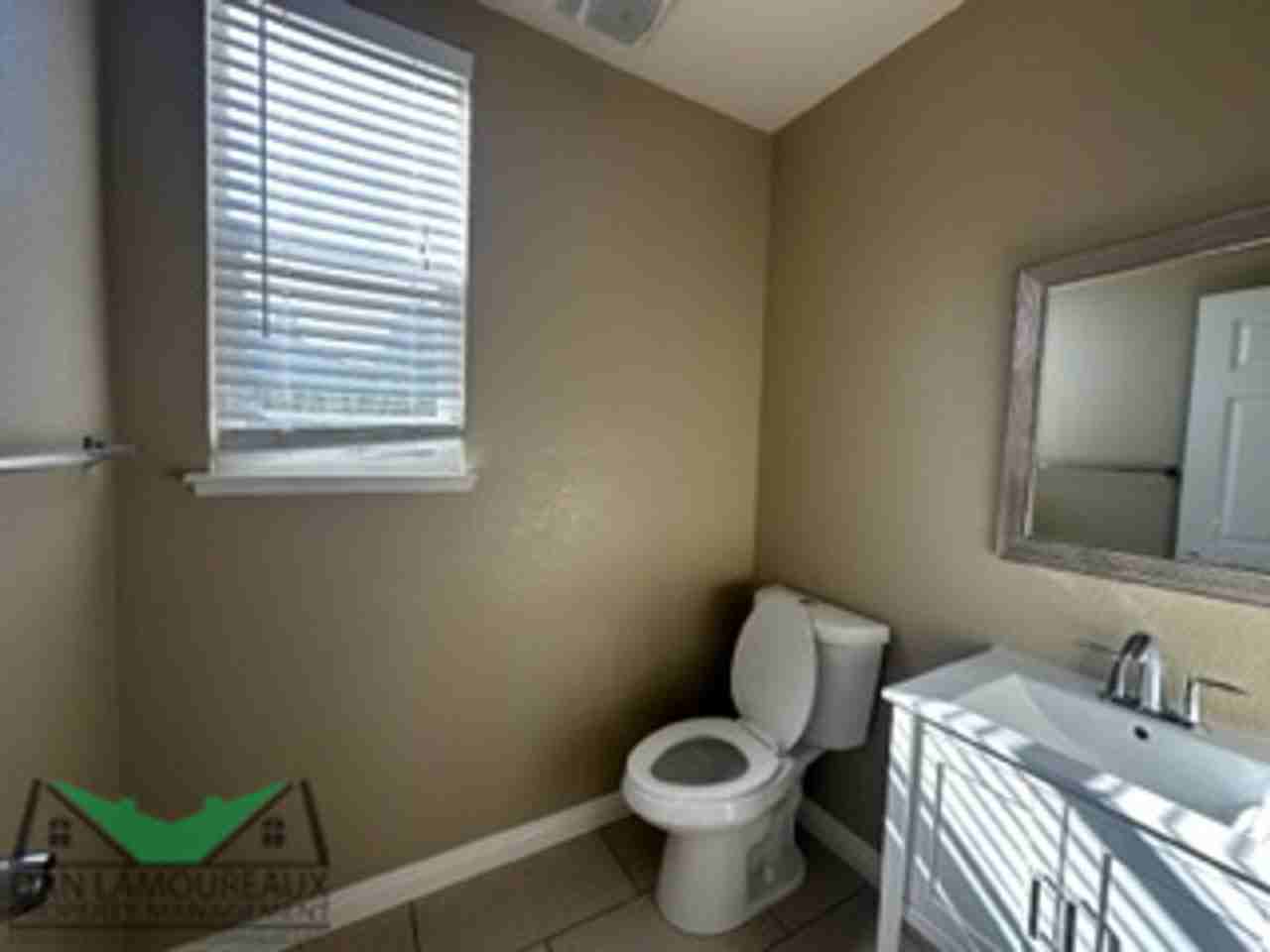 1826 Lowe Dr - Photo 5 of 15