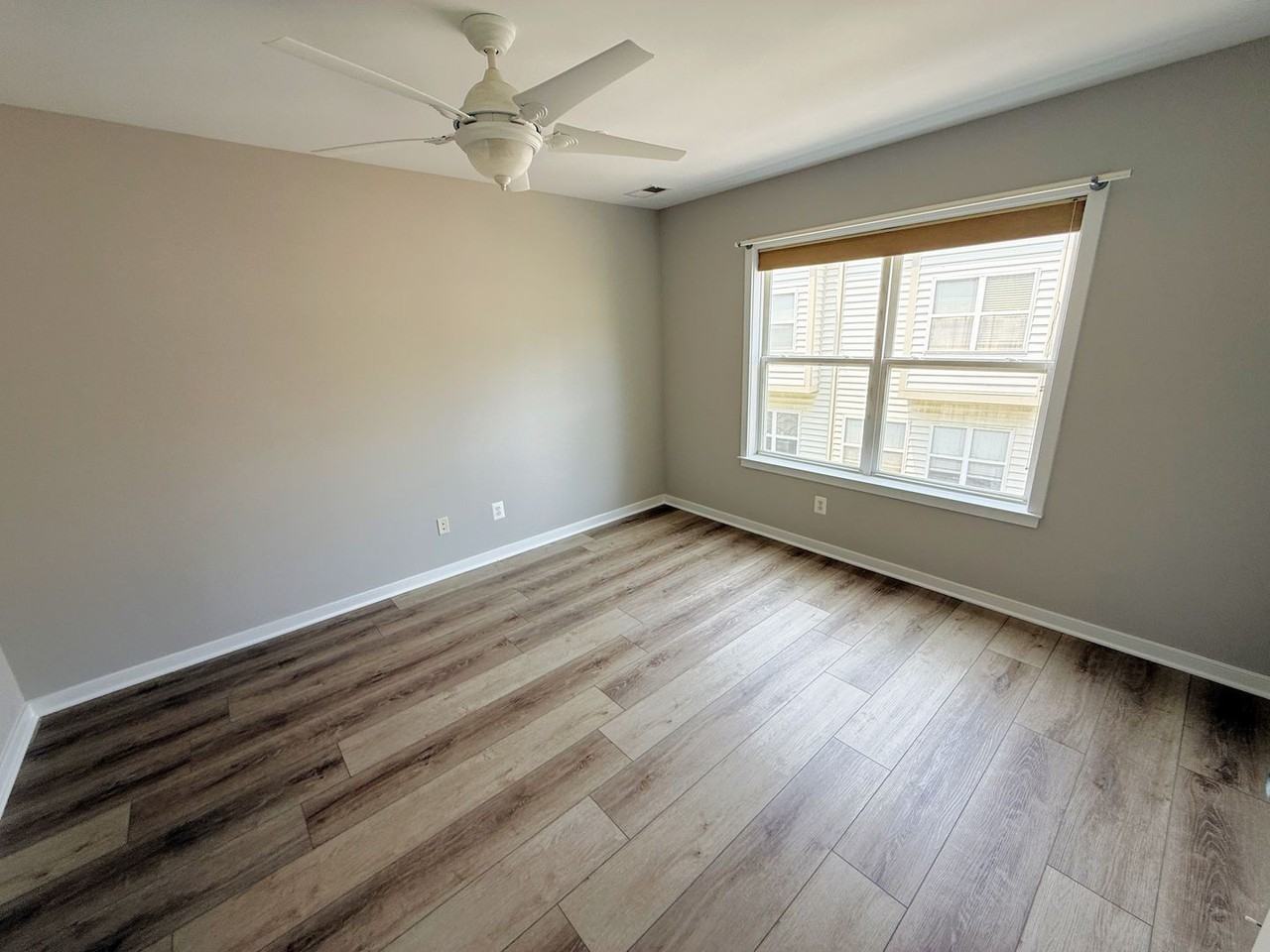 2303 Cobble Hill Ter - Photo 6 of 8
