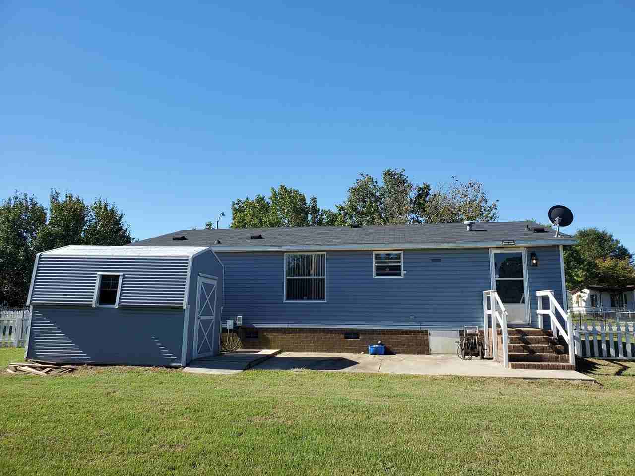 4043 Nashville Dr - Photo 2 of 20