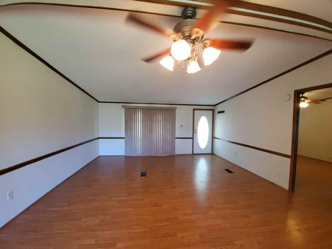 4043 Nashville Dr - Photo 4 of 20
